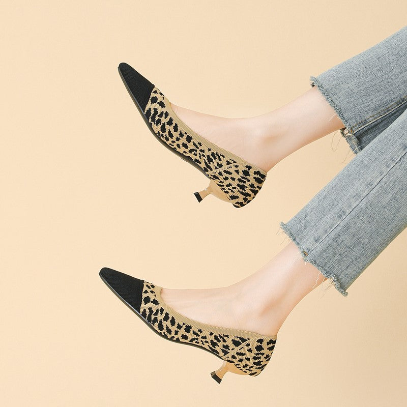Scarpin Salto Kitten Confortável em Malha Tricô - Paola