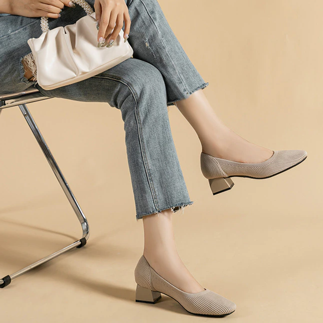 Scarpin Salto Bloco Confortável em Malha Tricô - Lena