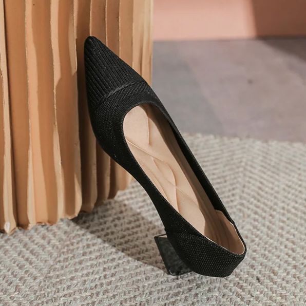 Scarpin Salto Bloco Confortável em Malha Tricô - Nyla